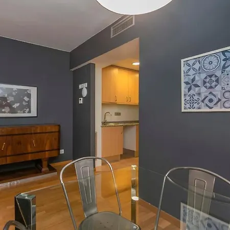 2 Bedroom With Balcony In Eixample 4-2 Apartment Barcelona