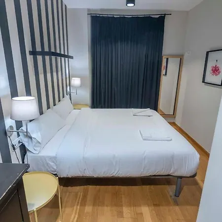 Appartement 2 Bedroom With Balcony In Eixample 4-2 *