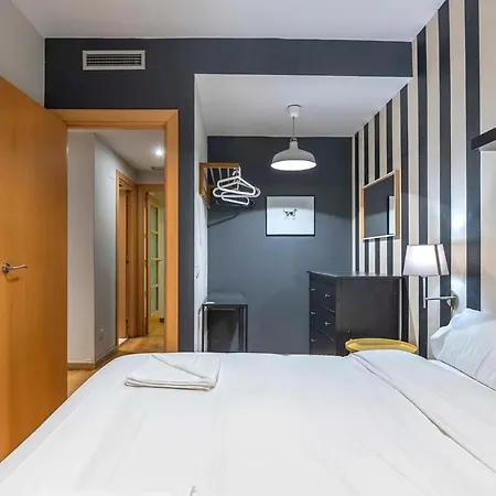 2 Bedroom With Balcony In Eixample 4-2 Apartment Barcelona
