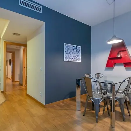 2 Bedroom With Balcony In Eixample 4-2 Apartment