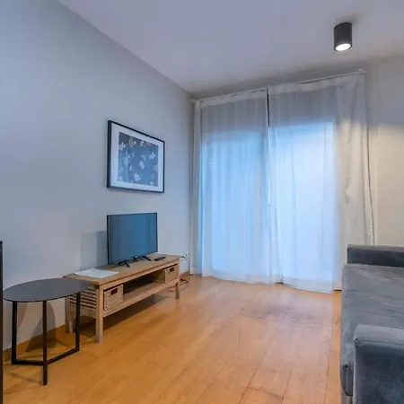 2 Bedroom With Balcony In Eixample 4-2 *