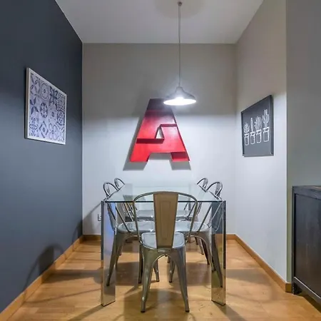 Apartment 2 Bedroom With Balcony In Eixample 4-2 Barcelona