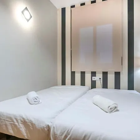 Apartment 2 Bedroom With Balcony In Eixample 4-2