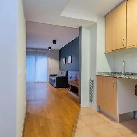 2 Bedroom With Balcony In Eixample 4-2 Apartment *