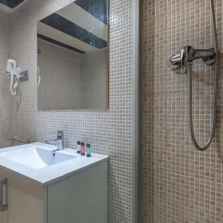 2 Bedroom With Balcony In Eixample 4-2