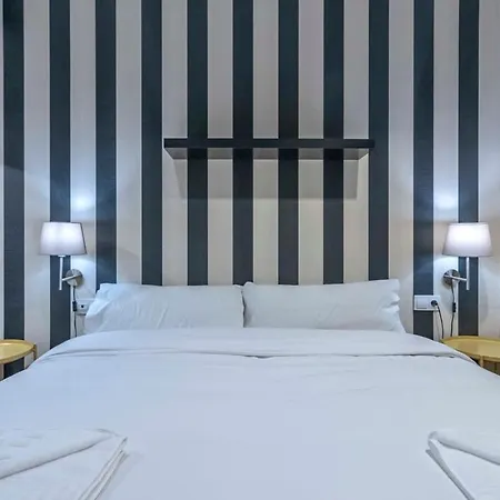 Apartment 2 Bedroom With Balcony In Eixample 4-2 *