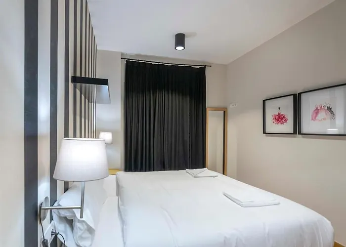 The Collection - 2 Bedroom With Balcony In Eixample 4-2 * Barcelona